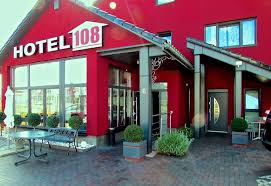 Hotel 108